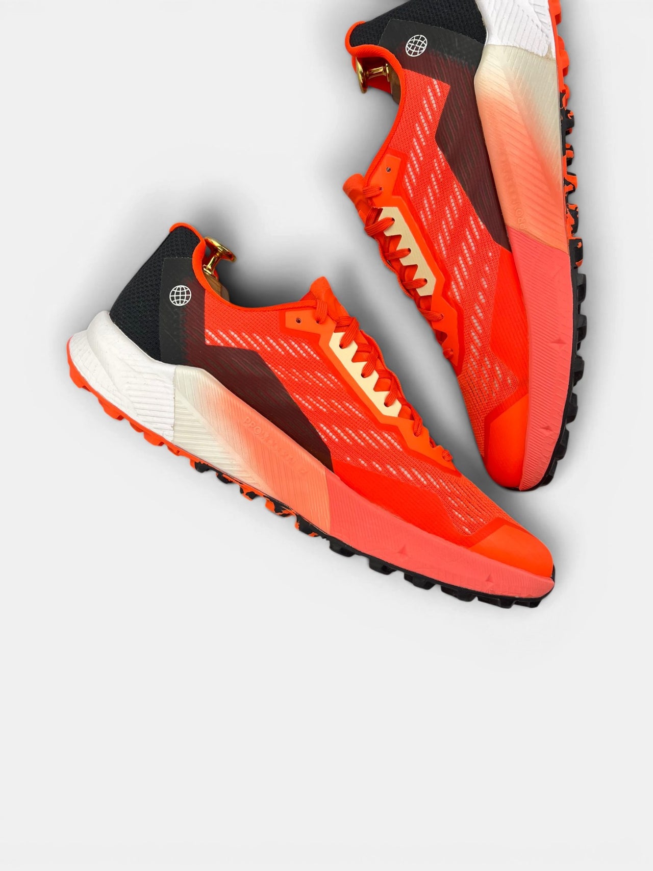 Adidas Terrex Agravic Flow 2 Impact Orange — buty sportowe męskie w bardzo dobrym stanie rozmiar 44 2/3, wewnętrzny panel lewego buta