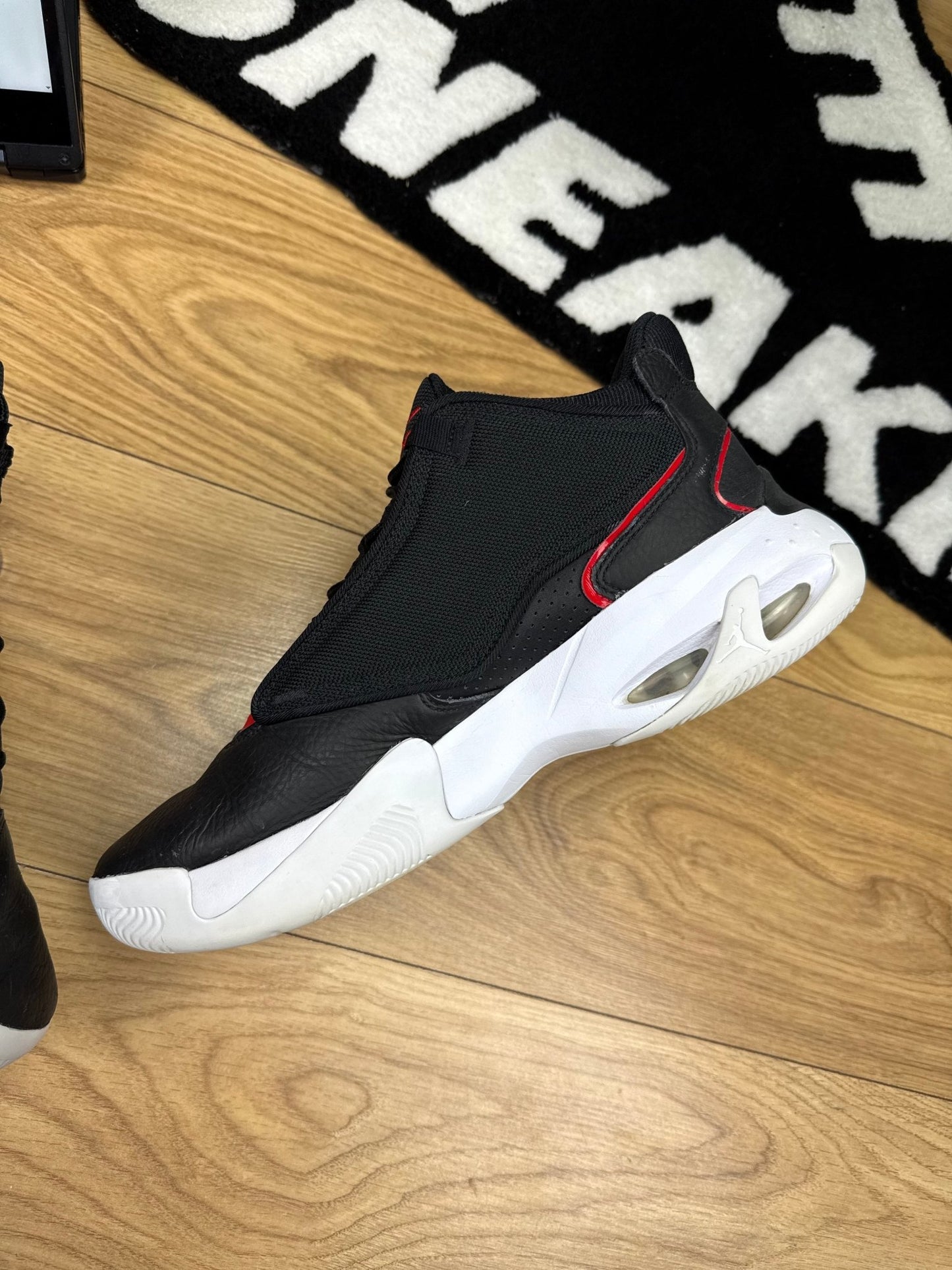 Nike Air Jordan Max Aura 4 (45.5)