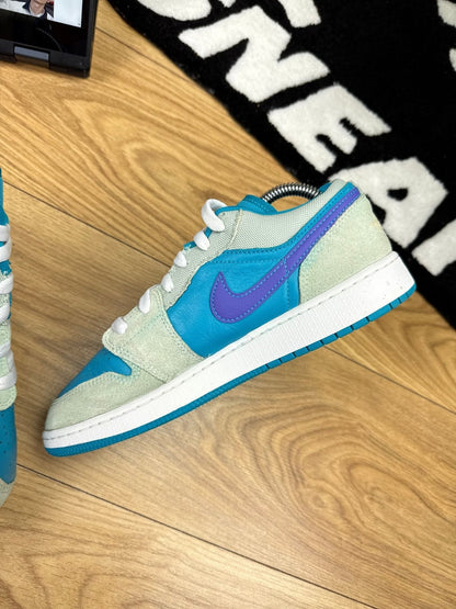 Nike Air Jordan 1 Low SE — buty sportowe męskie w bardzo dobrym stanie rozmiar 39, wewnętrzny panel prawego buta