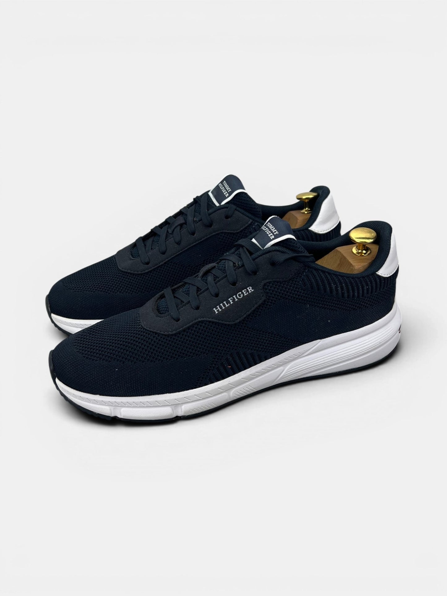 Tommy Hilfiger Lightweight RWB Knit — buty sportowe męskie w bardzo dobrym stanie rozmiar 44, widok z boku