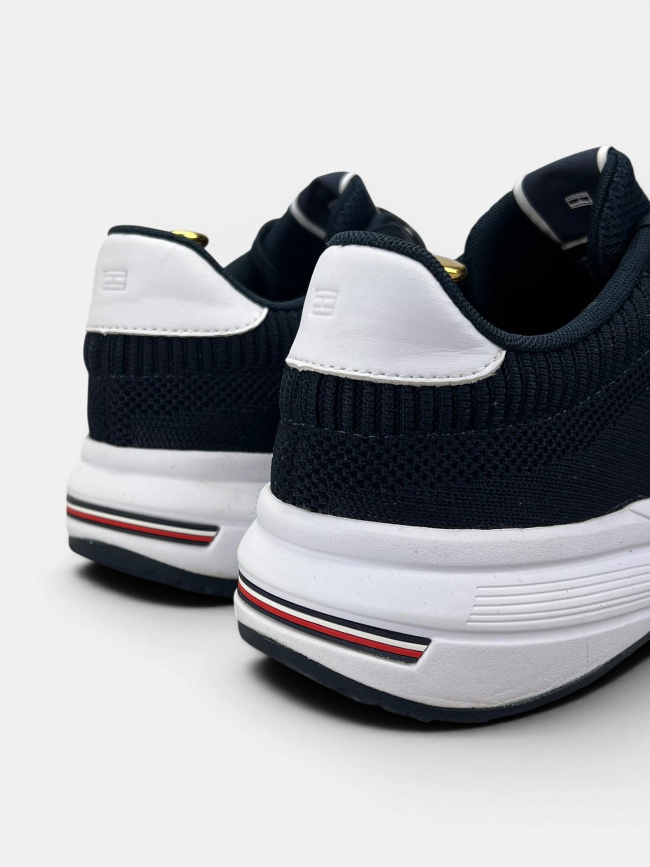 Tommy Hilfiger Lightweight RWB Knit — buty sportowe męskie w bardzo dobrym stanie rozmiar 44, widok z tyłu