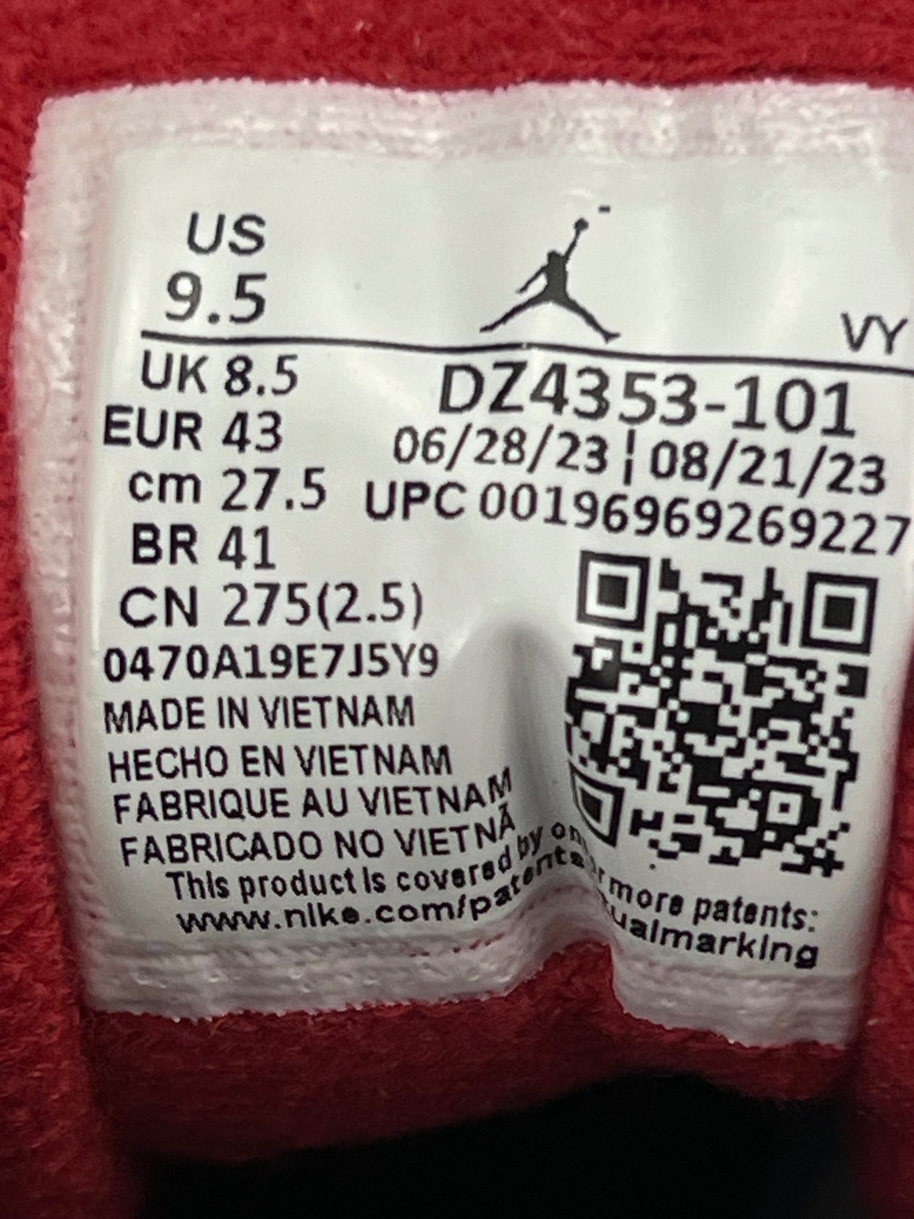 Nike Air Jordan Max Aura 5 White Black Varsity Red — buty sportowe męskie w bardzo dobrym stanie rozmiar 43, opcjonalne zdjęcie 1