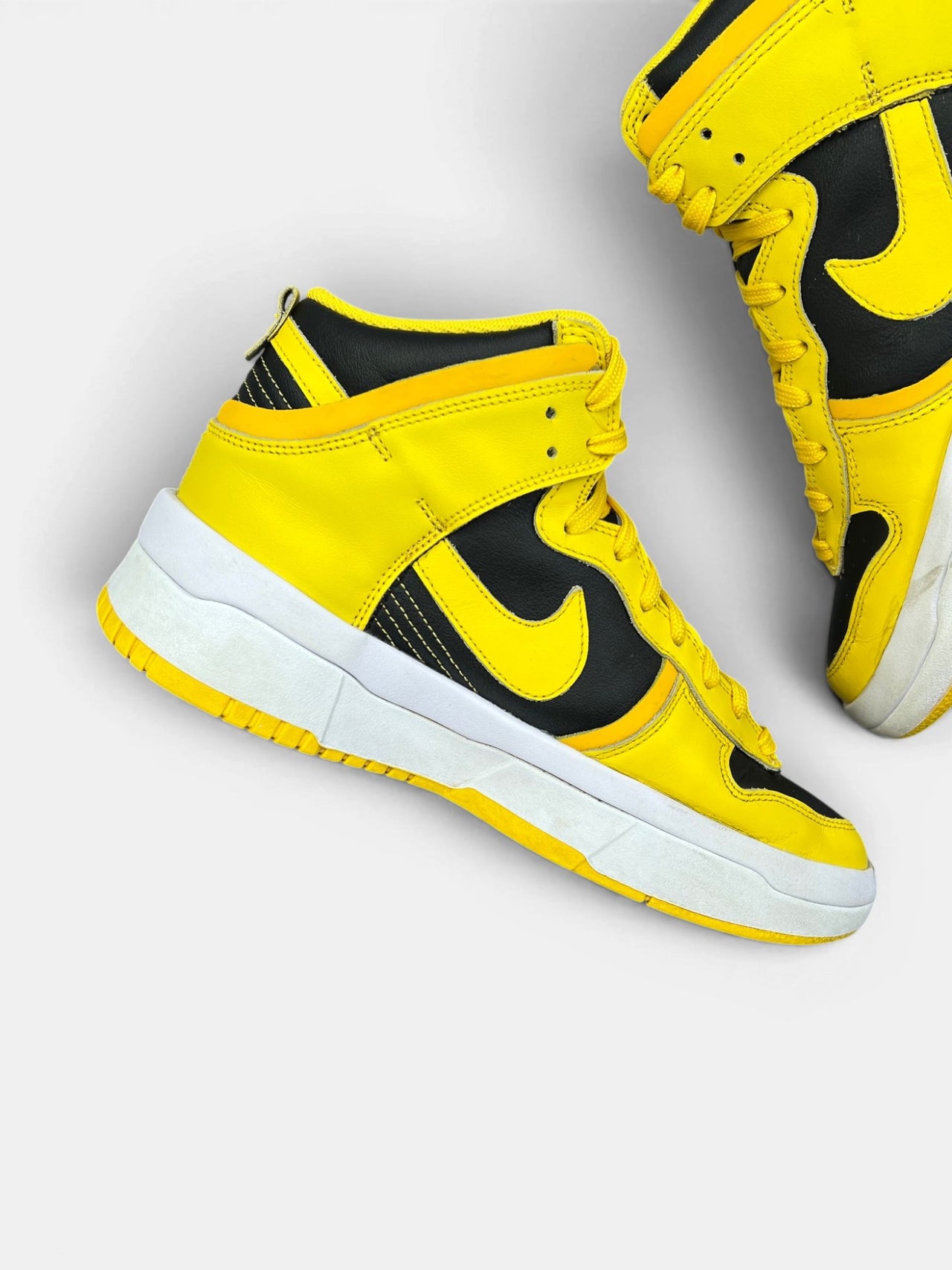 Nike Dunk High Varsity Maize — buty sportowe damskie w bardzo dobrym stanie rozmiar 39, wewnętrzny panel lewego buta