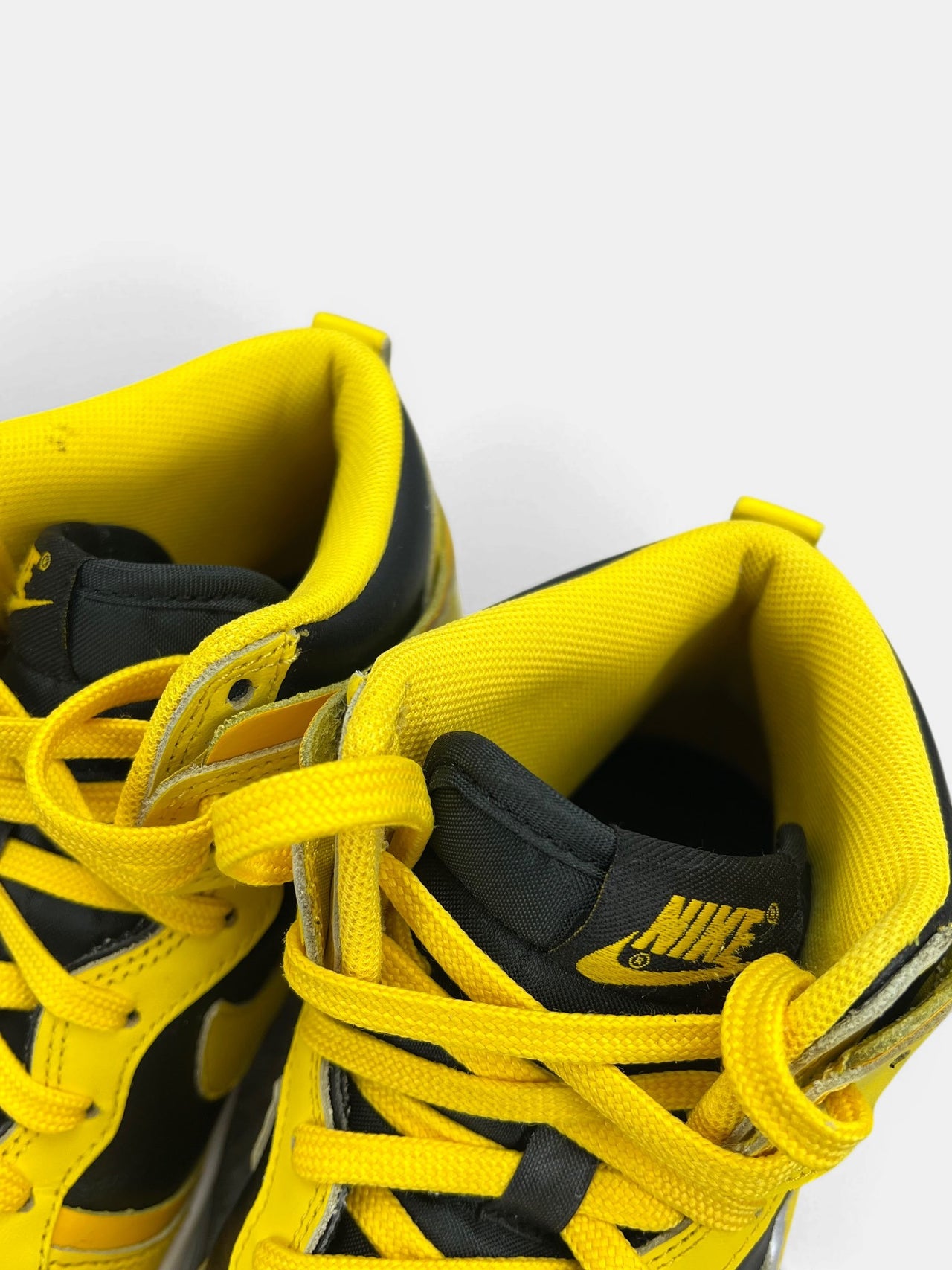 Nike Dunk High Varsity Maize — buty sportowe damskie w bardzo dobrym stanie rozmiar 39, zapiętki butów