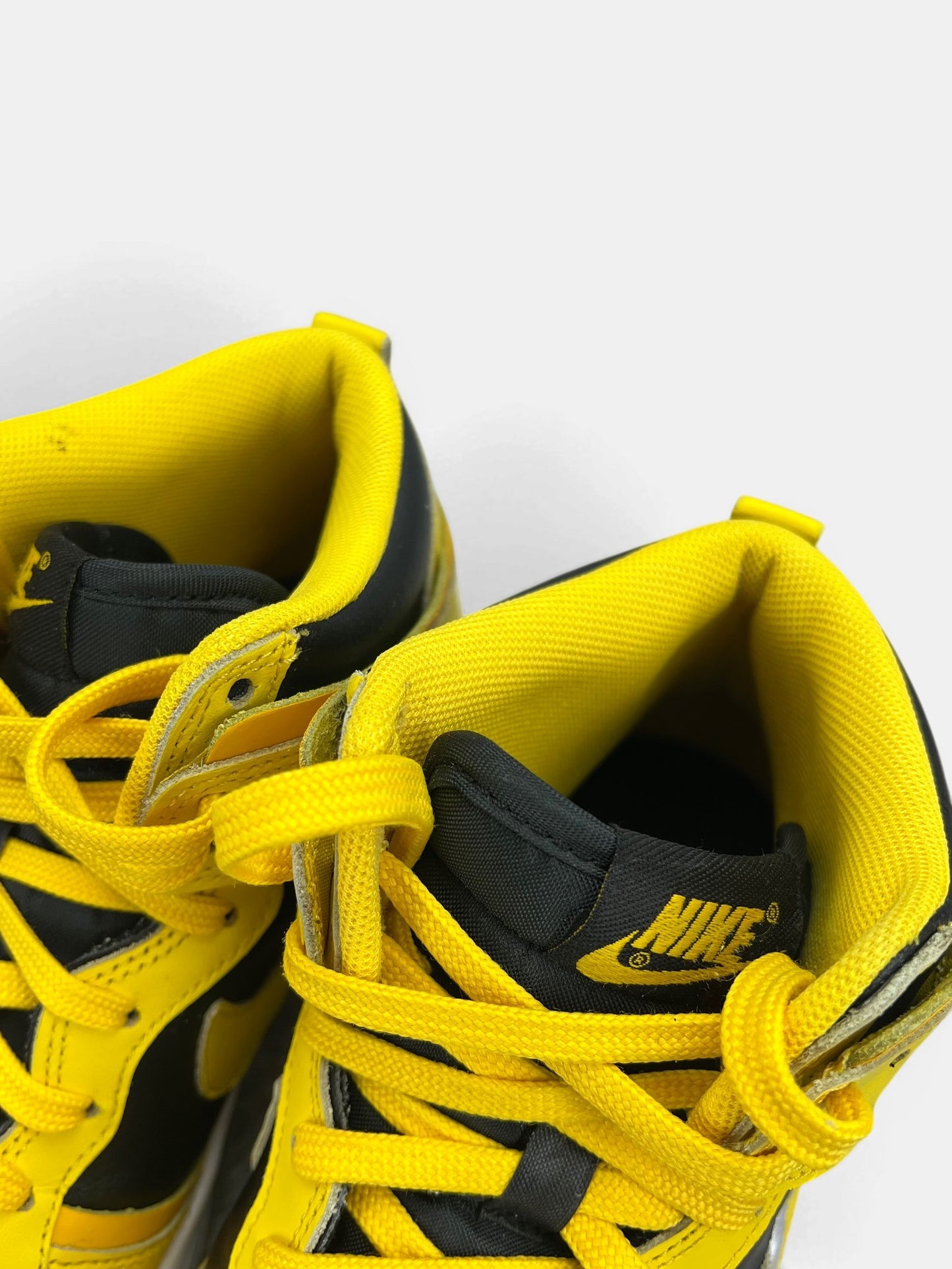 Nike Dunk High Varsity Maize — buty sportowe damskie w bardzo dobrym stanie rozmiar 39, zapiętki butów
