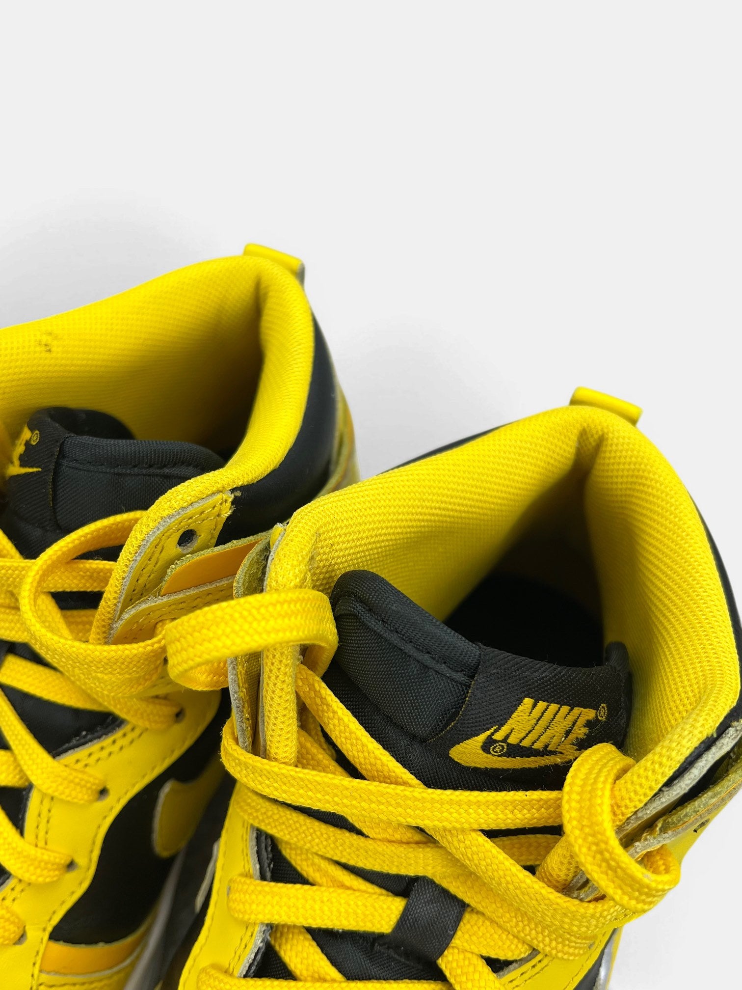 Nike Dunk High Varsity Maize — buty sportowe damskie w bardzo dobrym stanie rozmiar 39, zapiętki butów