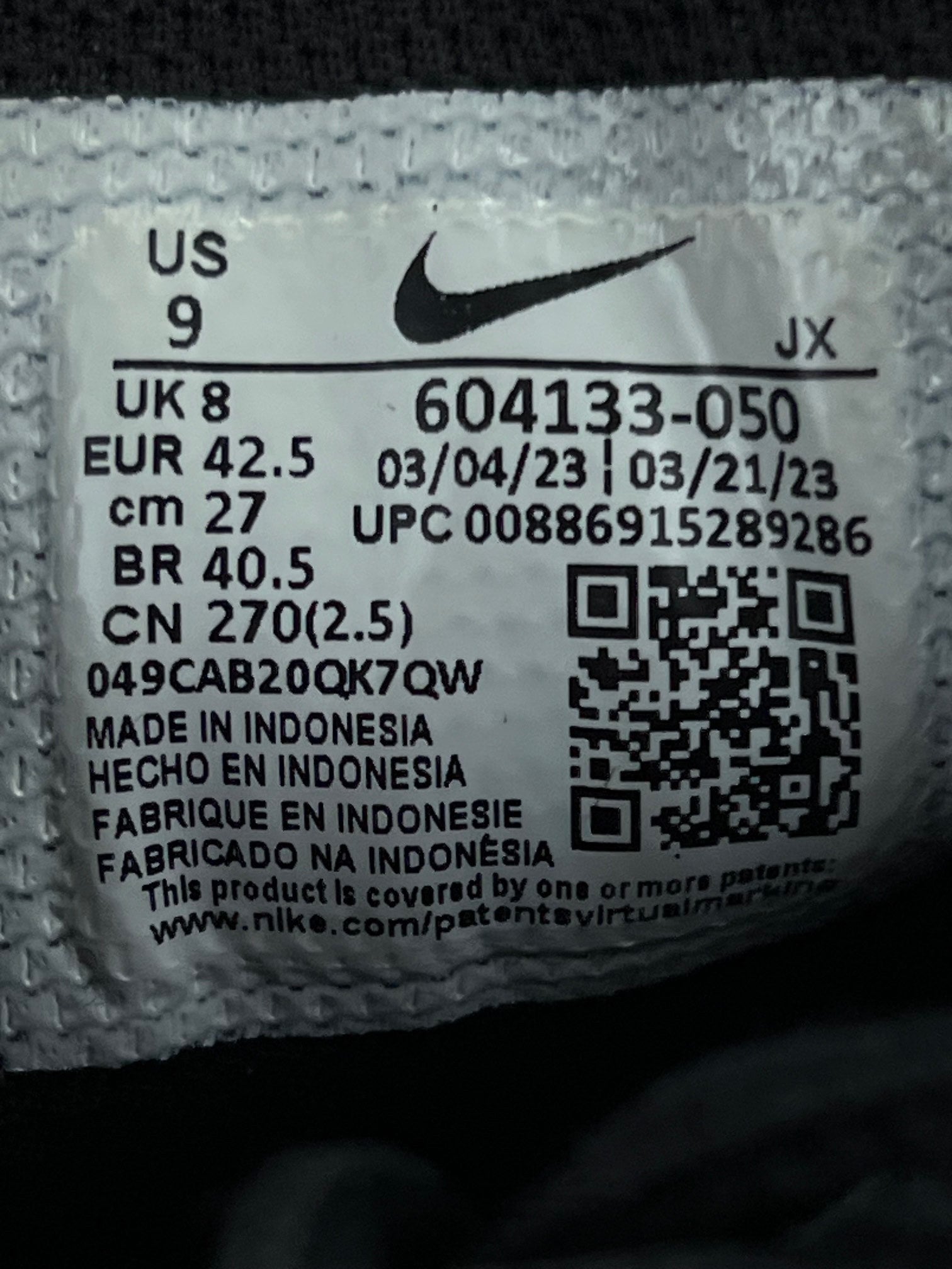 Nike Air Max Plus Triple Black — buty sportowe męskie w bardzo dobrym stanie rozmiar 42.5, opcjonalne zdjęcie 1
