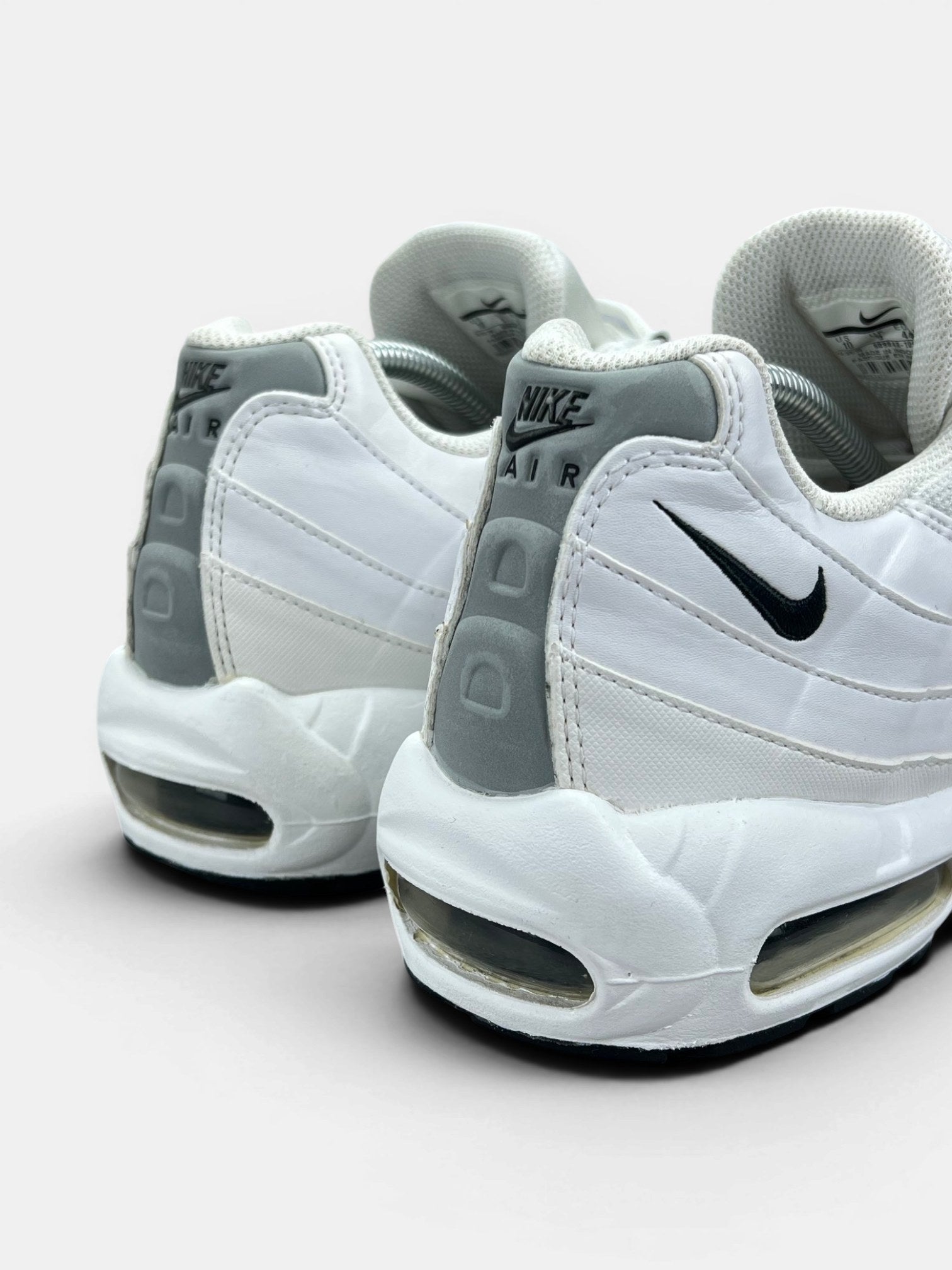 Nike Air Max 95 White Black — buty sportowe męskie w bardzo dobrym stanie rozmiar 44, widok z tyłu