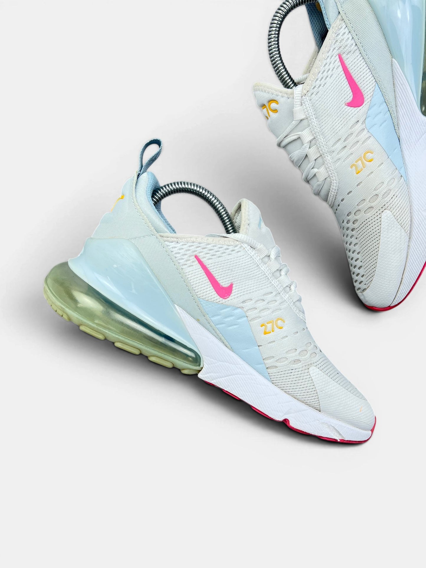 Nike Air Max 270 White Pinksicle — buty sportowe damskie w bardzo dobrym stanie rozmiar 39, wewnętrzny panel lewego buta
