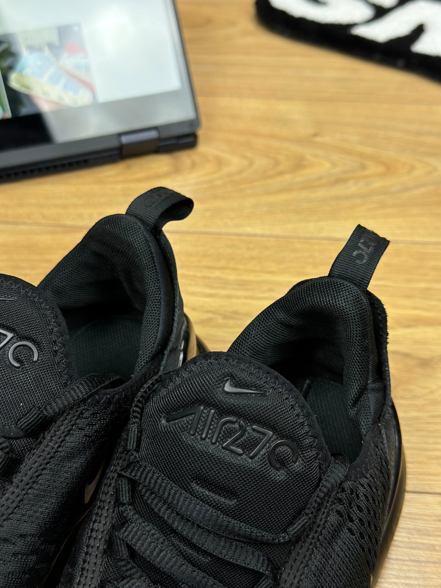 Nike Air Max 270 (42.5)