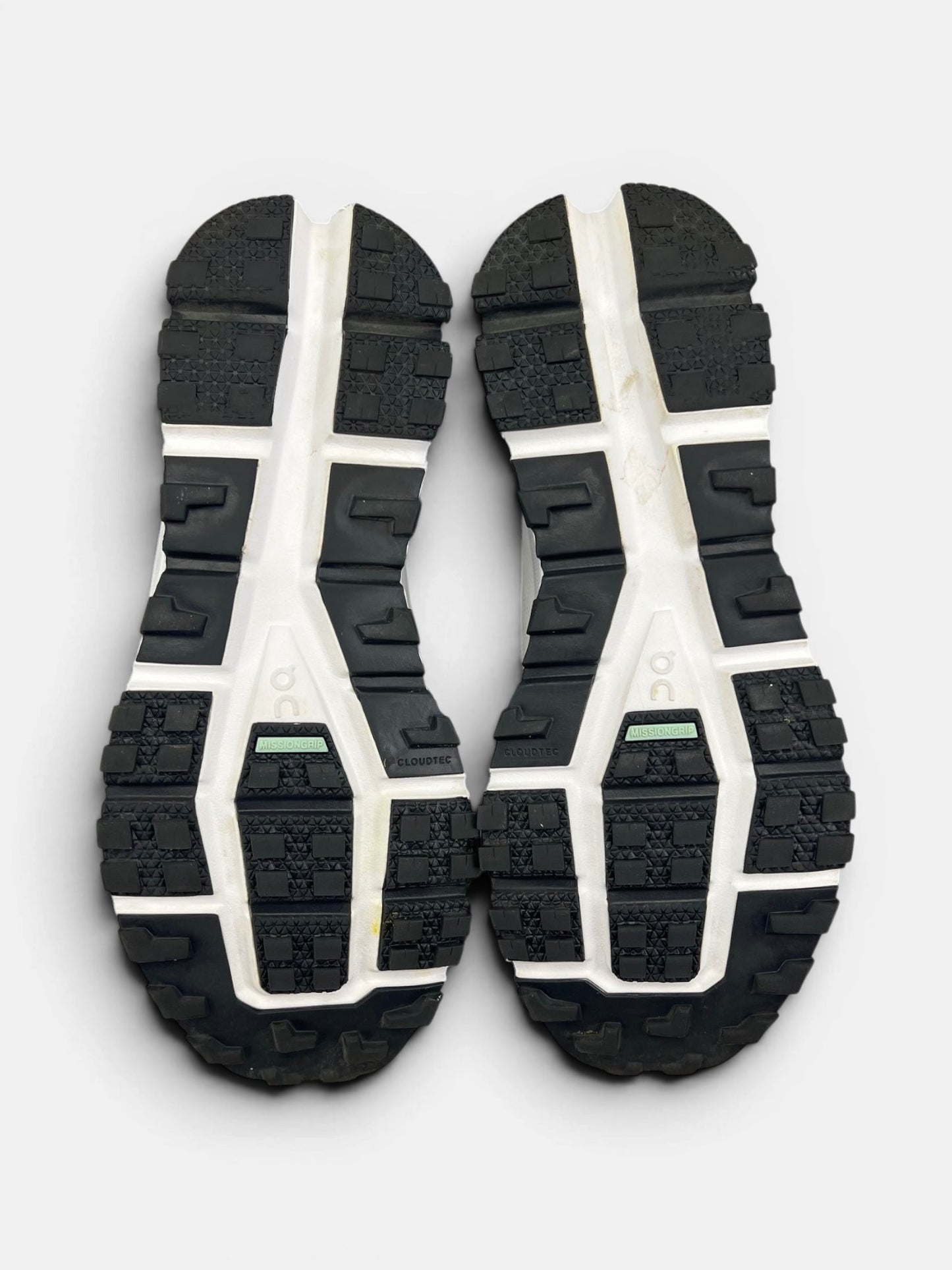 On Cloudultra — buty sportowe damskie w bardzo dobrym stanie rozmiar 39, podeszwa