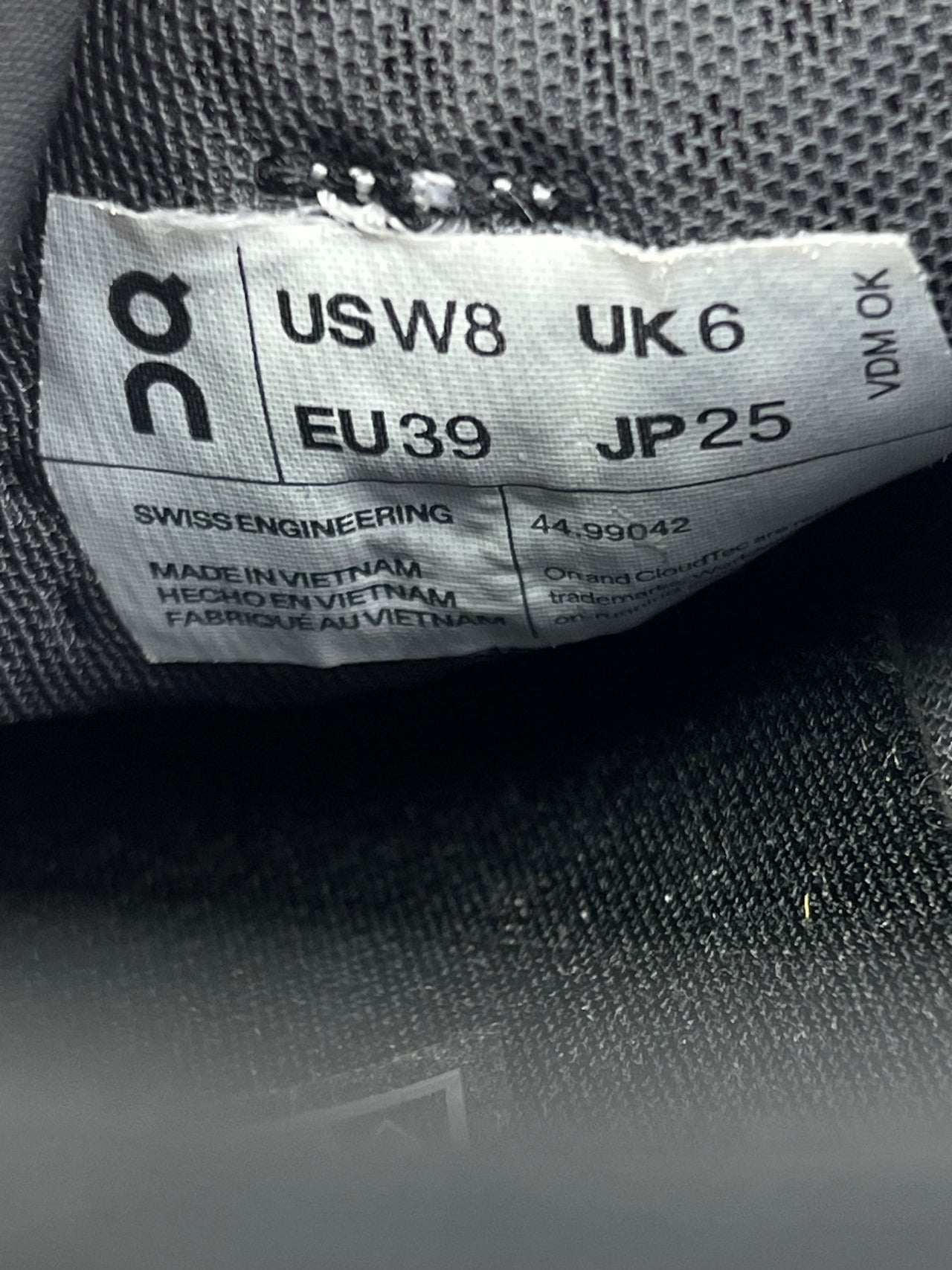 On Cloudultra — buty sportowe damskie w bardzo dobrym stanie rozmiar 39, opcjonalne zdjęcie 1
