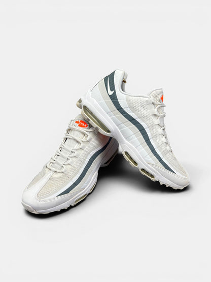 Nike Air Max 95 Ultra White Spruce — buty sportowe męskie w bardzo dobrym stanie rozmiar 45.5, boczny profil