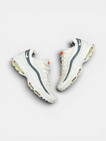 Nike Air Max 95 Ultra White Spruce — buty sportowe męskie w bardzo dobrym stanie rozmiar 45.5, widok z góry na zewnętrzną stronę butów