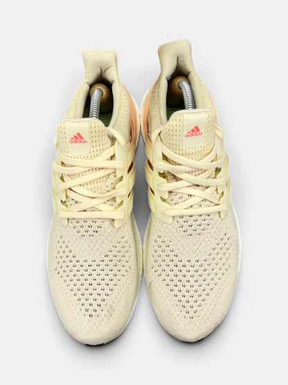 Adidas Ultraboost 1.0 Triple White — buty sportowe damskie w bardzo dobrym stanie rozmiar 42 2/3, widok z góry