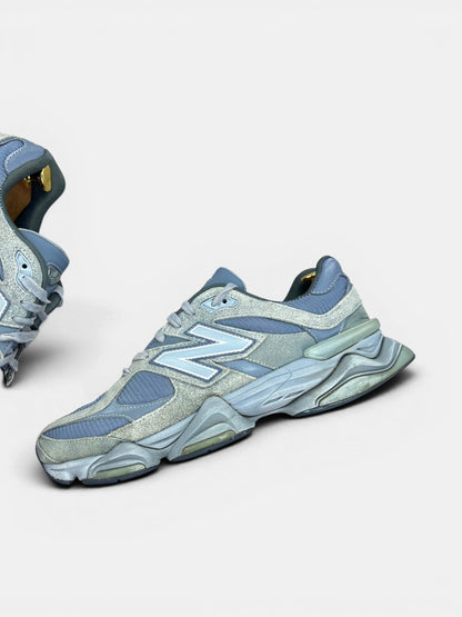 New Balance 9060 — buty sportowe męskie w bardzo dobrym stanie rozmiar 46.5, zewnętrzny panel lewego buta