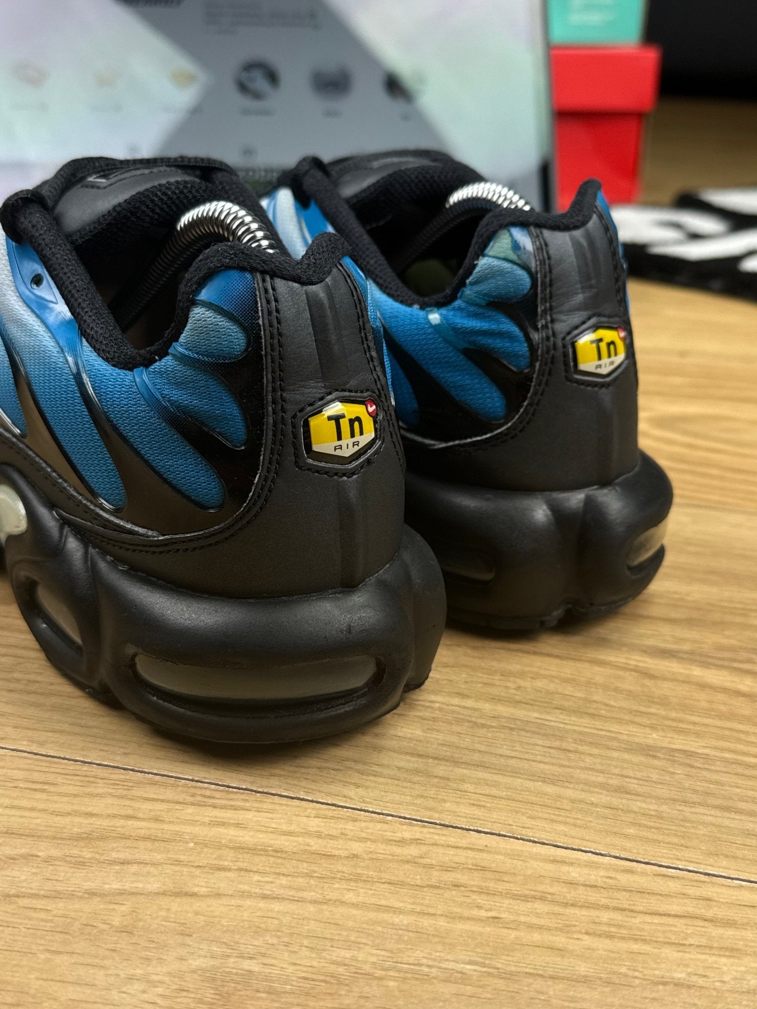 Nike Air Max Plus (43) - sneakilystore