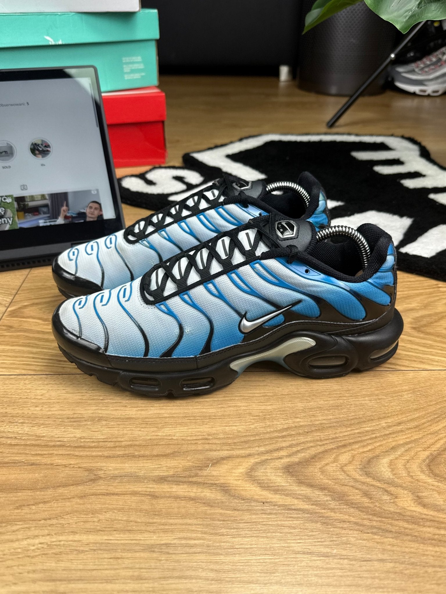 Nike Air Max Plus (43) - sneakilystore