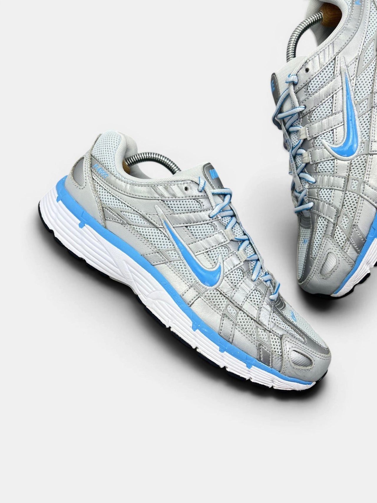 Nike P-6000 — buty sportowe męskie w bardzo dobrym stanie rozmiar 44, zewnętrzny panel prawego buta