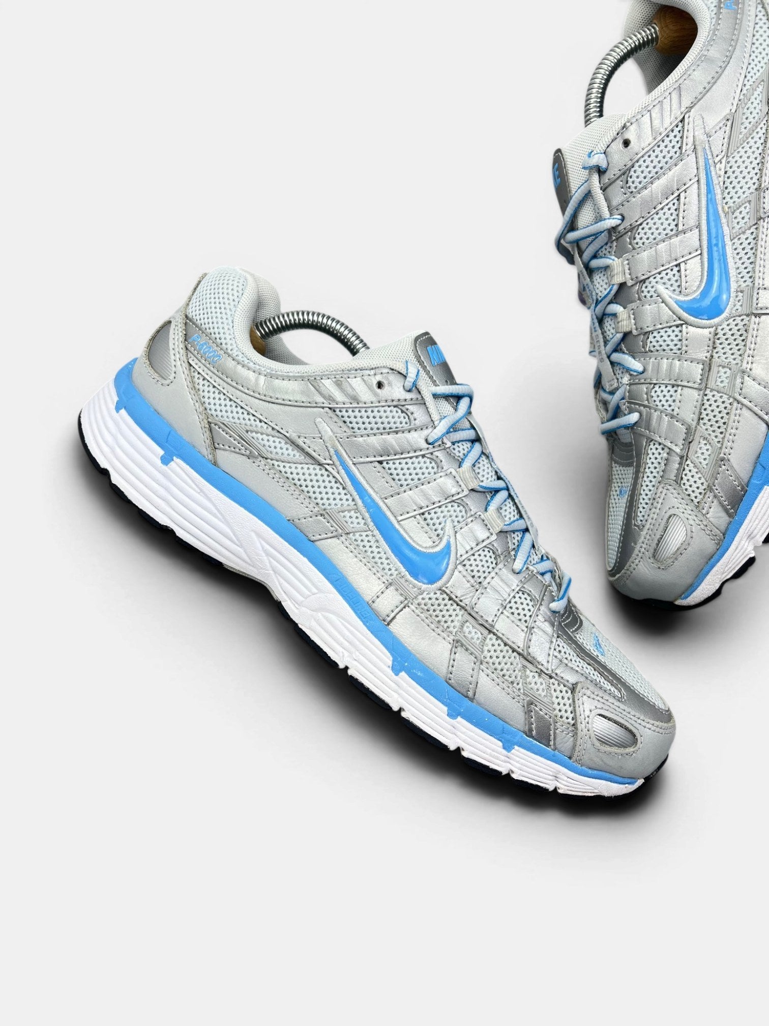 Nike P-6000 — buty sportowe męskie w bardzo dobrym stanie rozmiar 44, zewnętrzny panel prawego buta