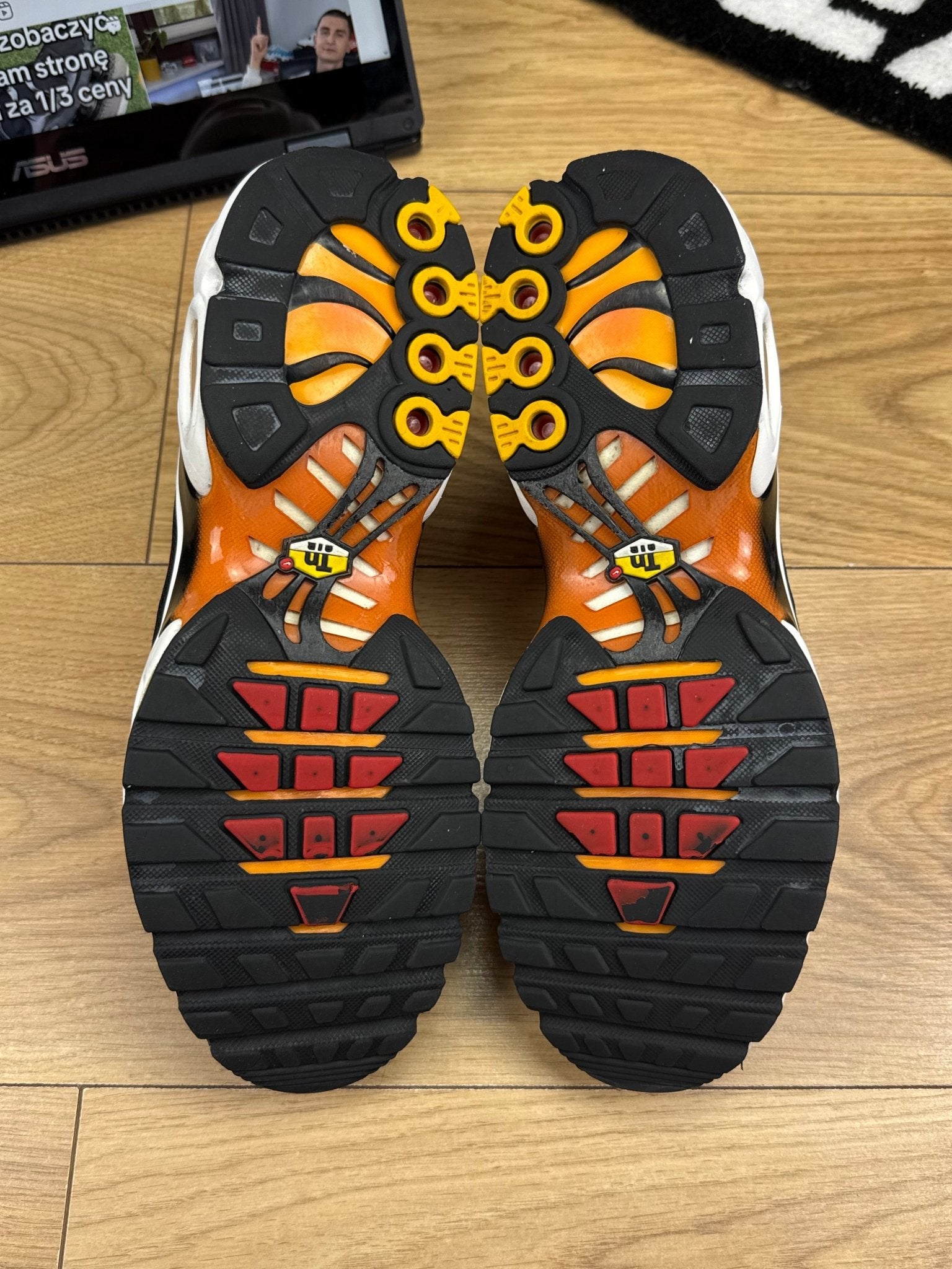 Nike Air Max Plus (42.5) - sneakilystore