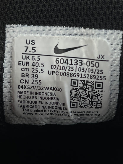 Nike Air Max Plus Triple Black — buty sportowe męskie w bardzo dobrym stanie rozmiar 40.5, opcjonalne zdjęcie 1
