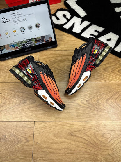 Nike Air Max Plus 3 Tiger — buty sportowe męskie w bardzo dobrym stanie rozmiar 42, widok z góry na wewnętrzną stronę butów