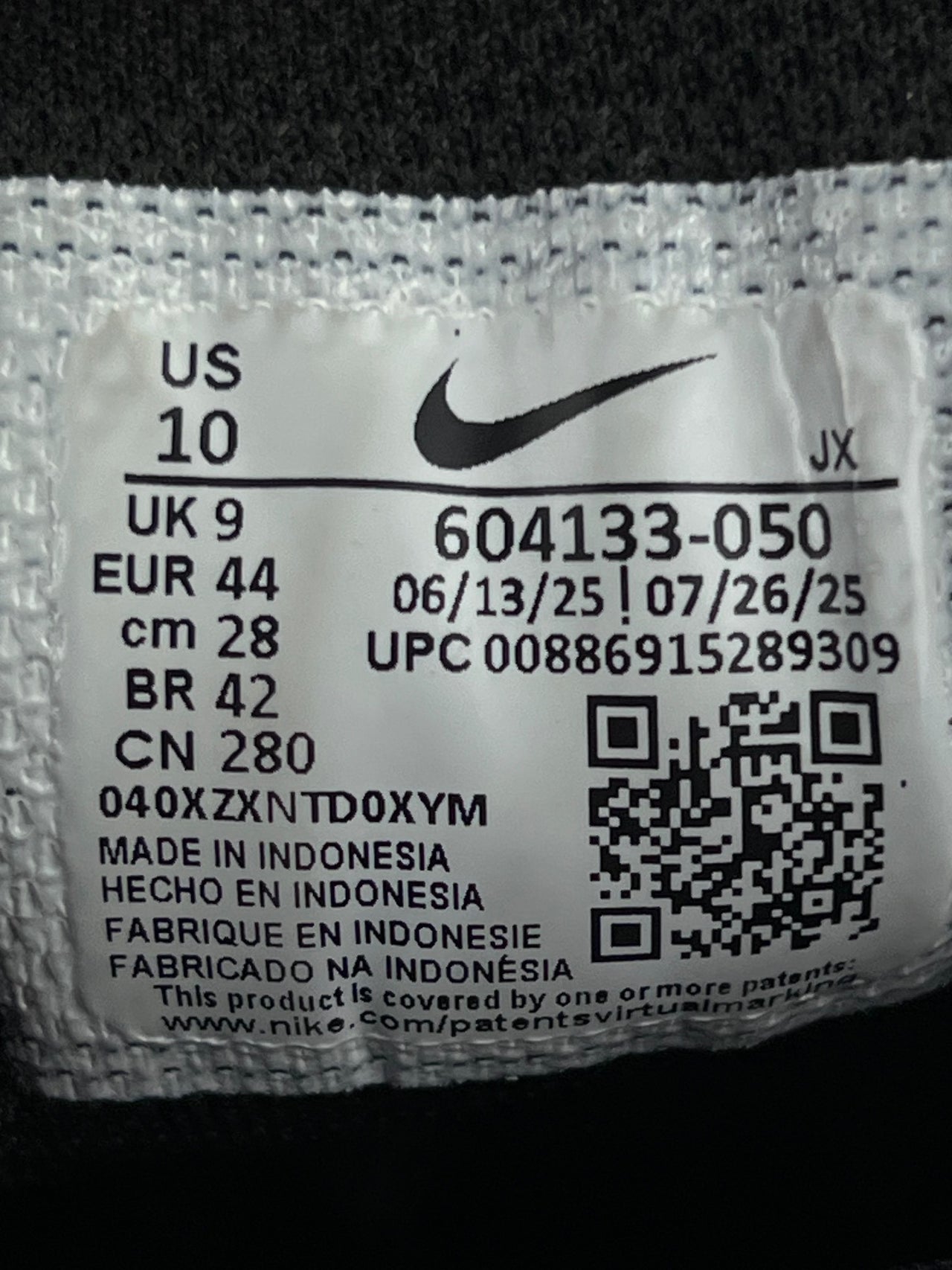 Nike Air Max Plus Triple Black — buty sportowe męskie w bardzo dobrym stanie rozmiar 44, opcjonalne zdjęcie 1