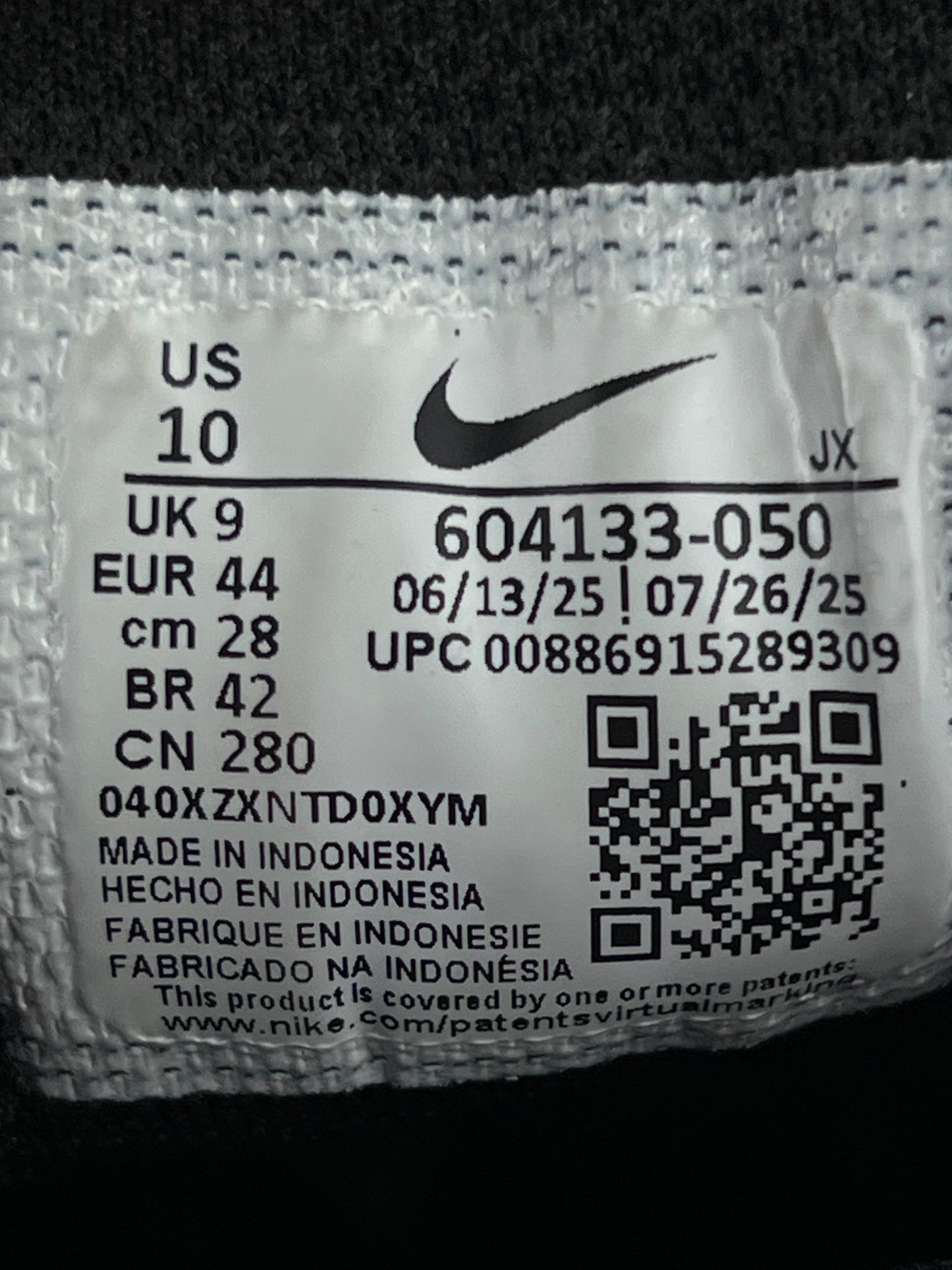 Nike Air Max Plus Triple Black — buty sportowe męskie w bardzo dobrym stanie rozmiar 44, opcjonalne zdjęcie 1