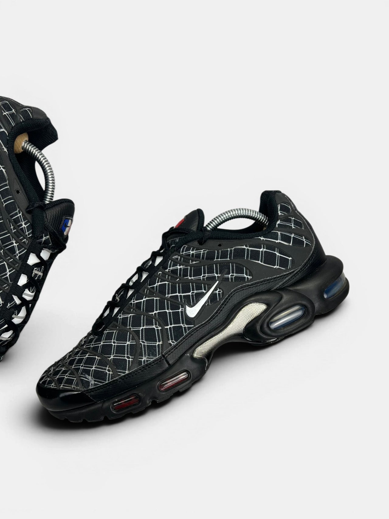 Nike Air Max Plus (TN) France — buty sportowe męskie w bardzo dobrym stanie rozmiar 44, zewnętrzny panel lewego buta