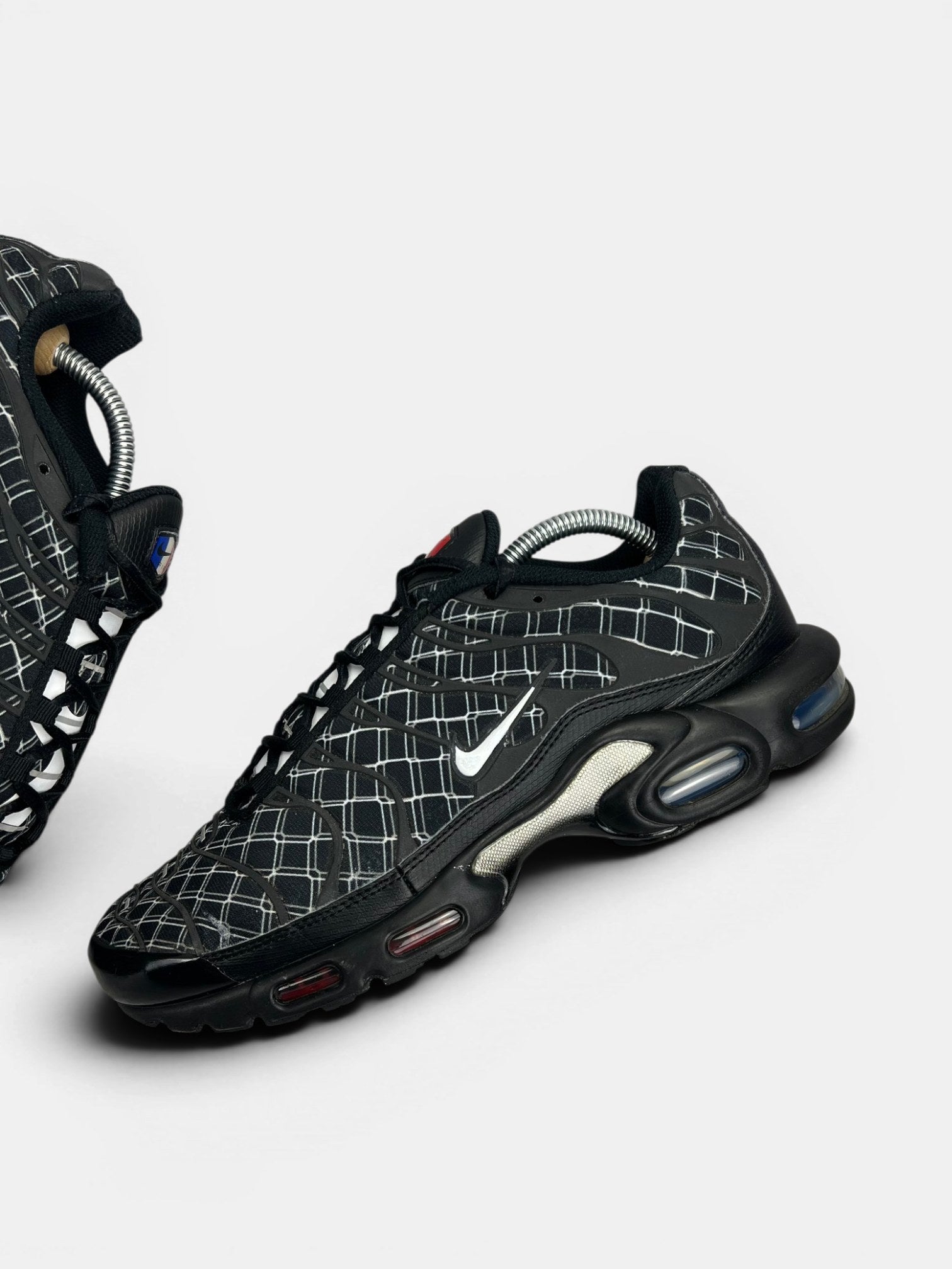 Nike Air Max Plus (TN) France — buty sportowe męskie w bardzo dobrym stanie rozmiar 44, zewnętrzny panel lewego buta
