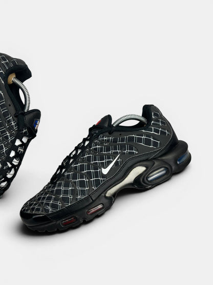 Nike Air Max Plus (TN) France — buty sportowe męskie w bardzo dobrym stanie rozmiar 44, zewnętrzny panel lewego buta