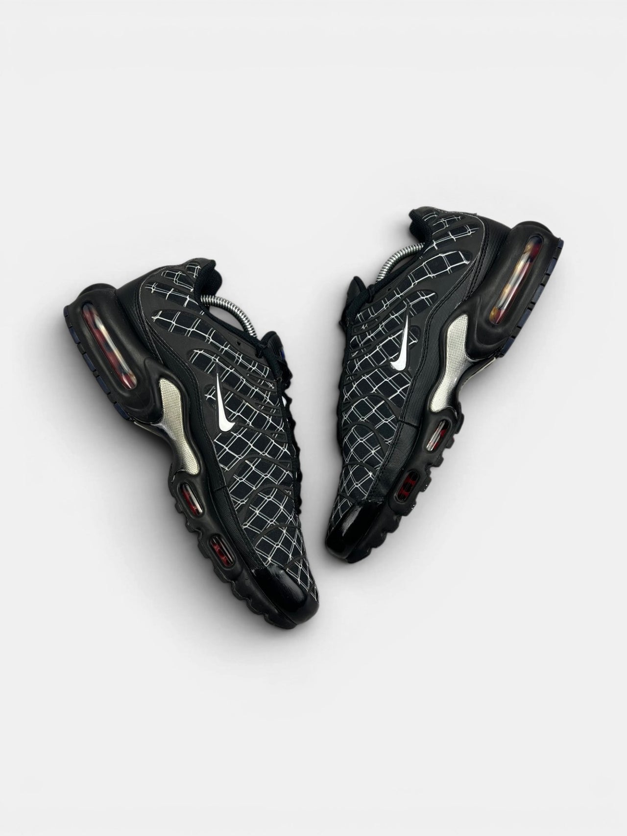 Nike Air Max Plus (TN) France — buty sportowe męskie w bardzo dobrym stanie rozmiar 44, widok z góry na wewnętrzną stronę butów