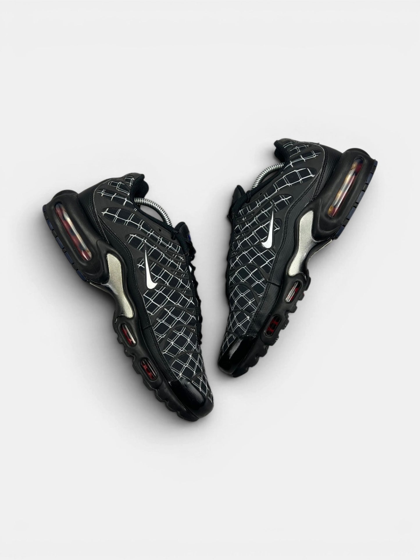 Nike Air Max Plus (TN) France — buty sportowe męskie w bardzo dobrym stanie rozmiar 44, widok z góry na wewnętrzną stronę butów