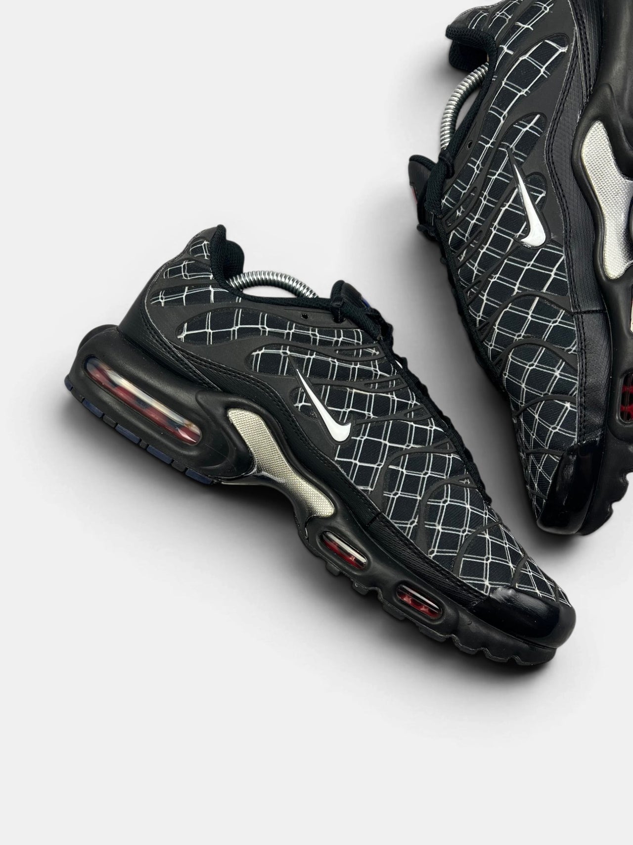 Nike Air Max Plus (TN) France — buty sportowe męskie w bardzo dobrym stanie rozmiar 44, wewnętrzny panel lewego buta