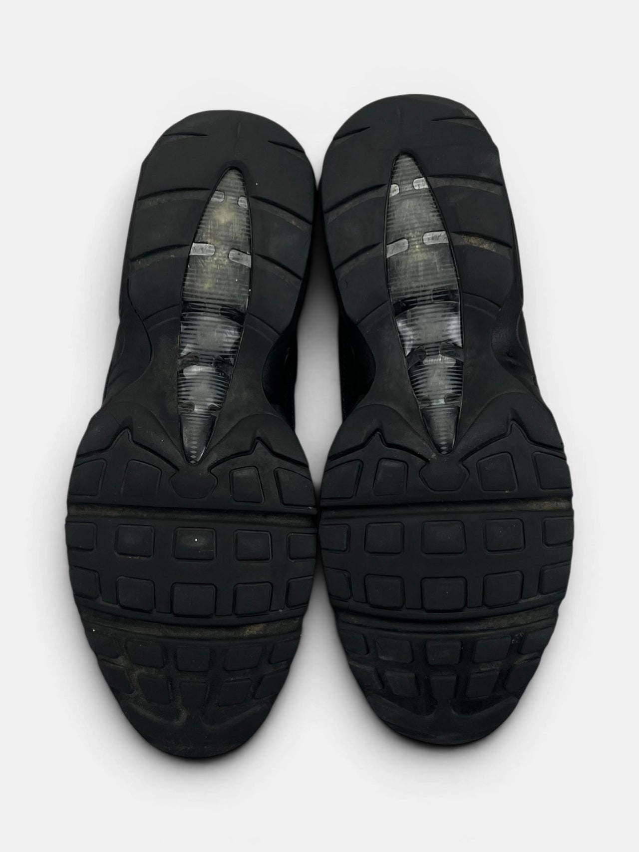 Nike Air Max 95 Essential Triple Black — buty sportowe męskie w bardzo dobrym stanie rozmiar 45.5, podeszwa
