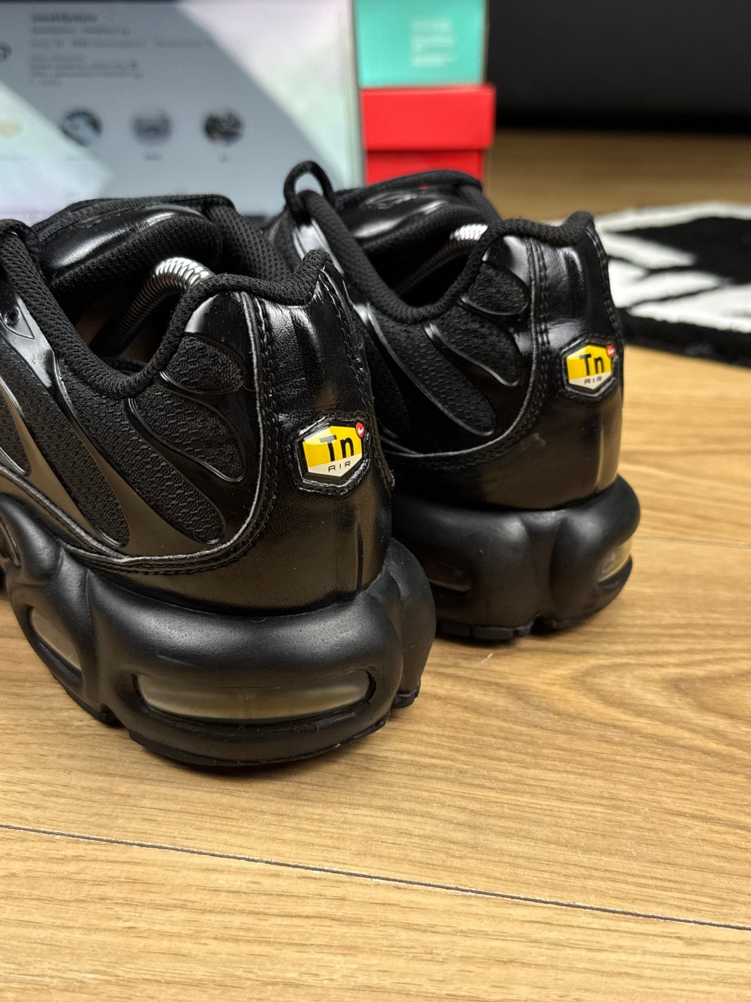 Nike Air Max Plus (44.5) - sneakilystore