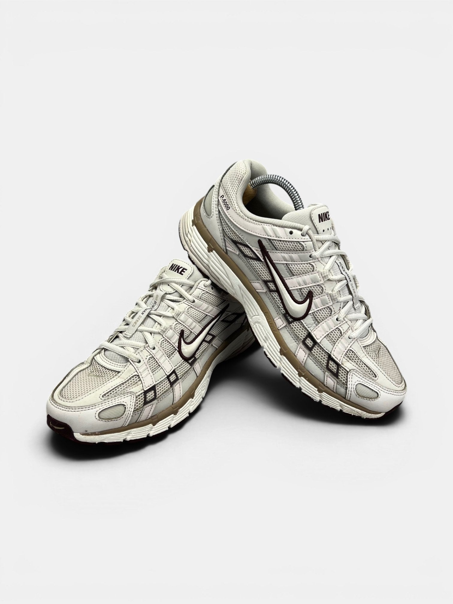 Nike P-6000 Earth Light Bone — buty sportowe męskie w bardzo dobrym stanie rozmiar 42, boczny profil