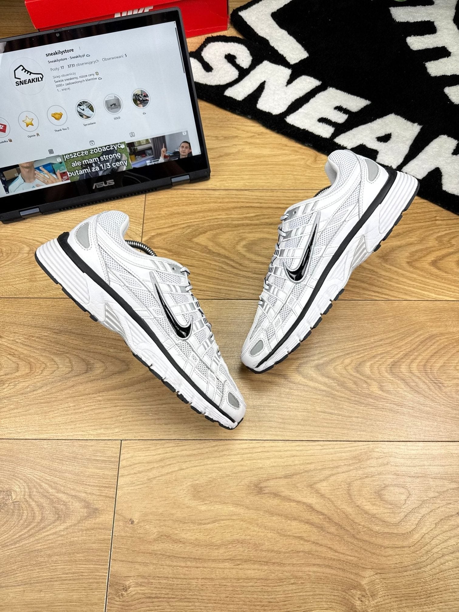 Nike P-6000 P-6000 Metallic Silver — buty sportowe męskie w bardzo dobrym stanie rozmiar 43, widok z góry na wewnętrzną stronę butów