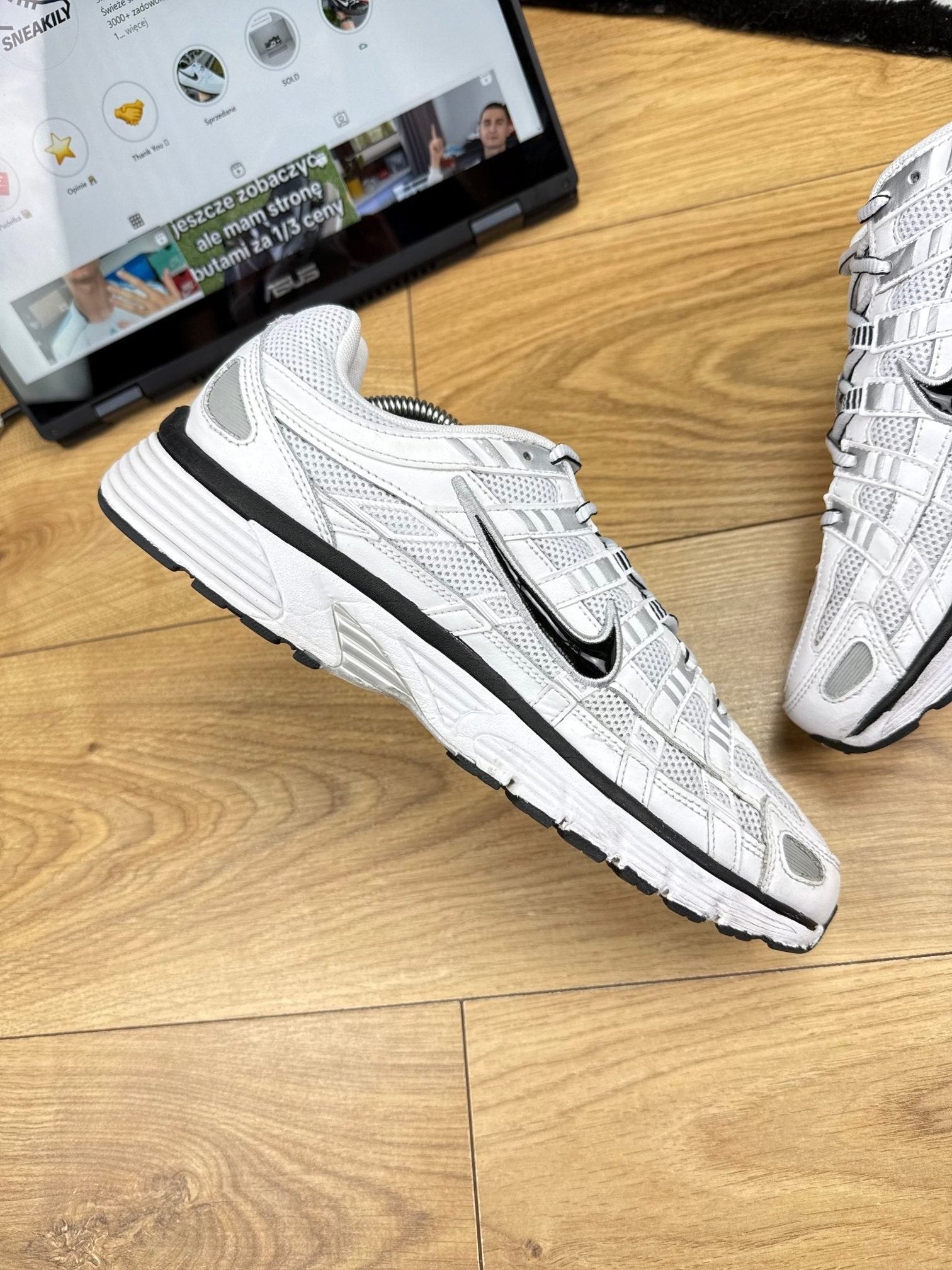 Nike P-6000 P-6000 Metallic Silver — buty sportowe męskie w bardzo dobrym stanie rozmiar 43, wewnętrzny panel lewego buta