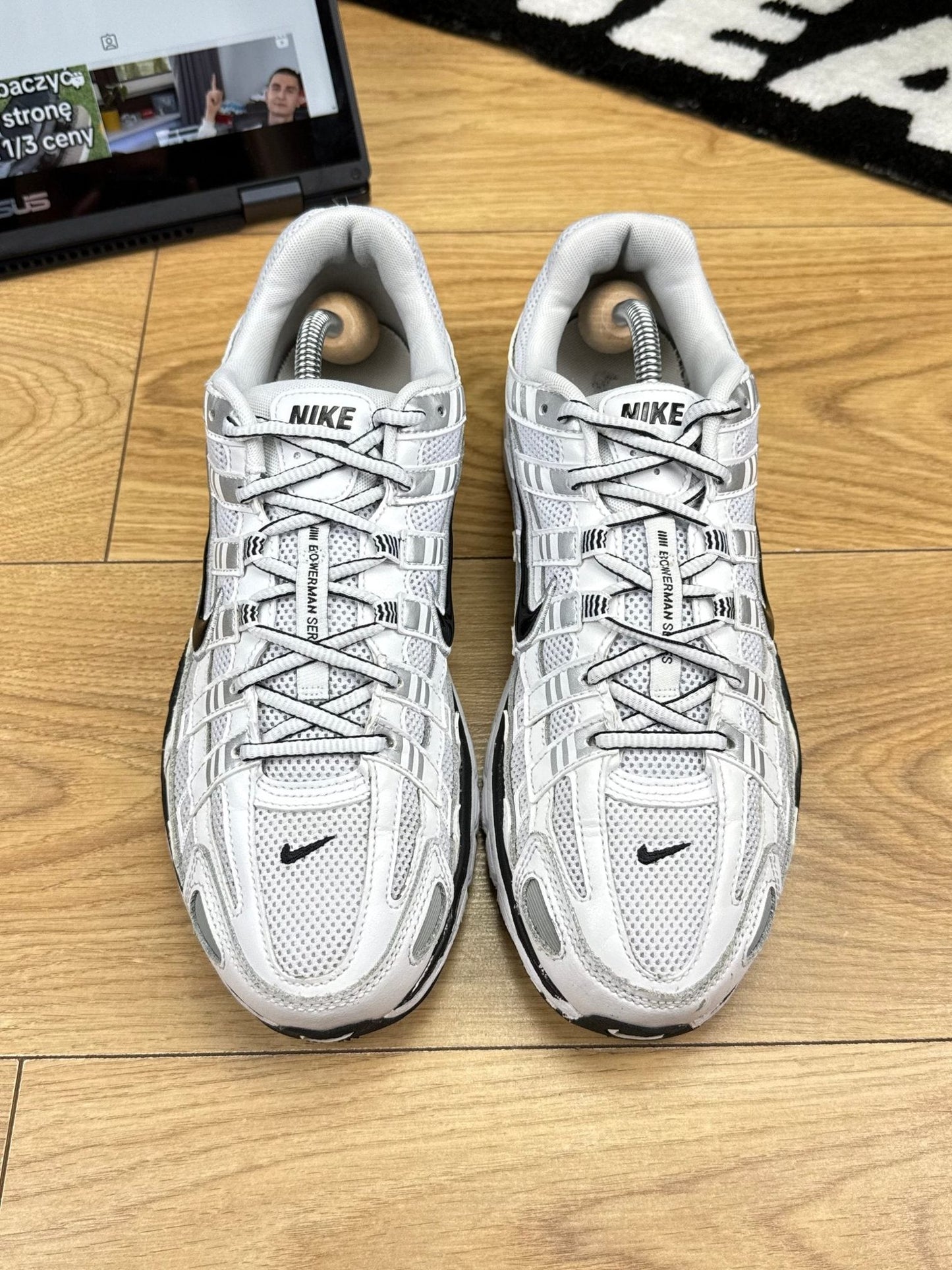 Nike P-6000 P-6000 Metallic Silver — buty sportowe męskie w bardzo dobrym stanie rozmiar 43, widok z tyłu