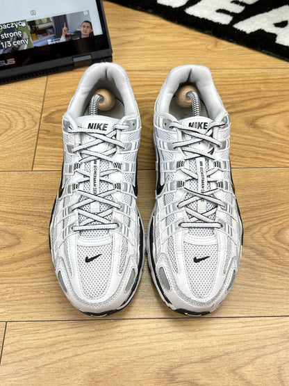 Nike P-6000 P-6000 Metallic Silver — buty sportowe męskie w bardzo dobrym stanie rozmiar 43, widok z tyłu