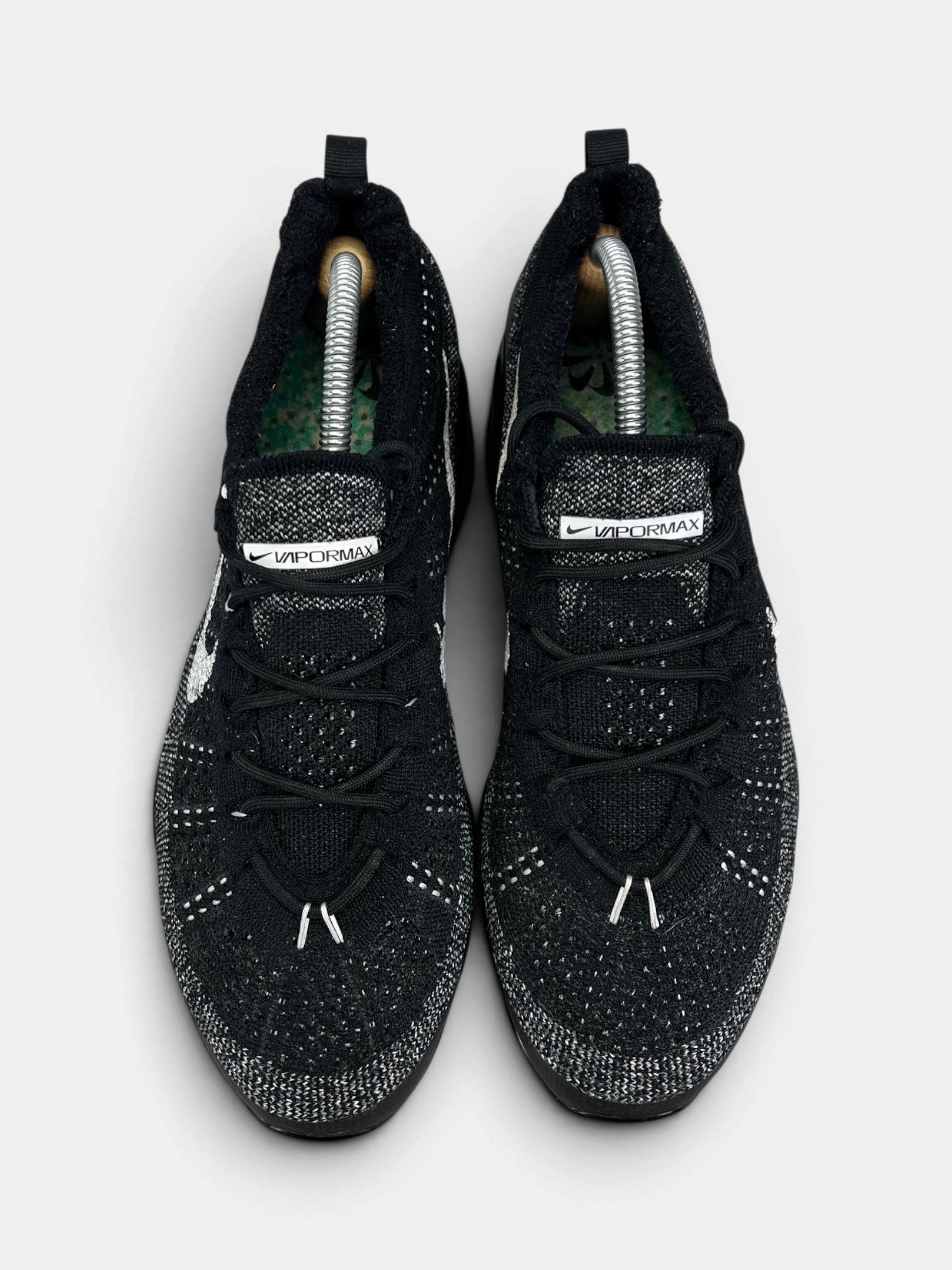 Nike Air VaporMax 2023 Flyknit Oreo — buty sportowe męskie w bardzo dobrym stanie rozmiar 43, widok z góry