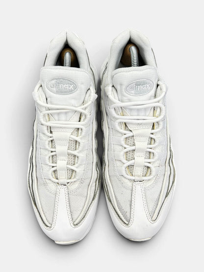 Nike Air Max 95 Triple White — buty sportowe męskie w bardzo dobrym stanie rozmiar 44.5, widok z góry