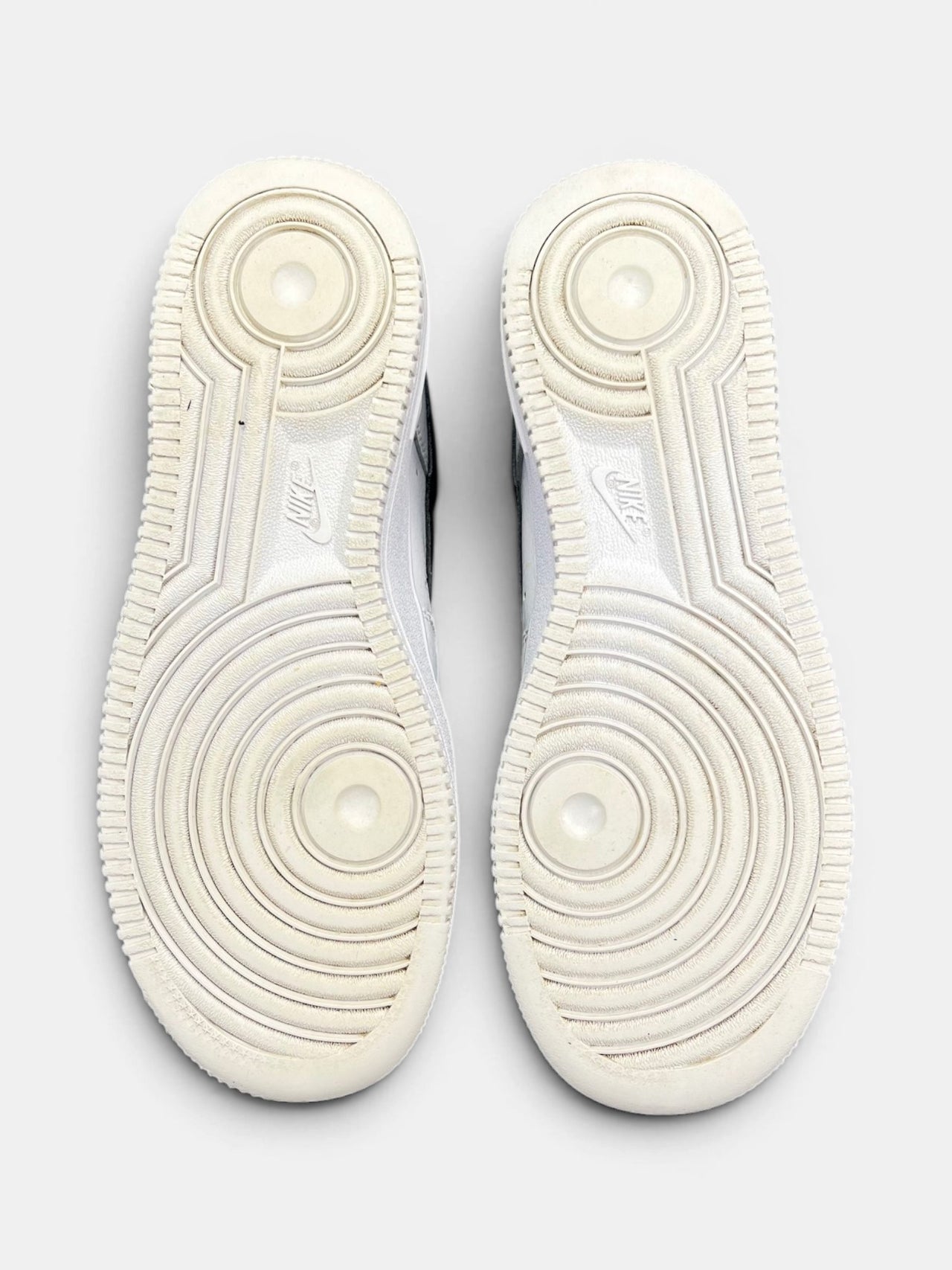 Nike Air Force 1 ’07 “White/Black” White Black — buty sportowe damskie w bardzo dobrym stanie rozmiar 37.5, podeszwa