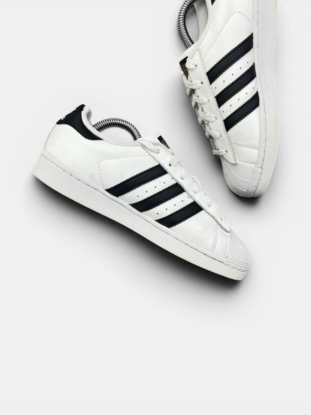 Adidas Superstar II White Gold Tongue — buty sportowe damskie w bardzo dobrym stanie rozmiar 37 1/3, wewnętrzny panel lewego buta
