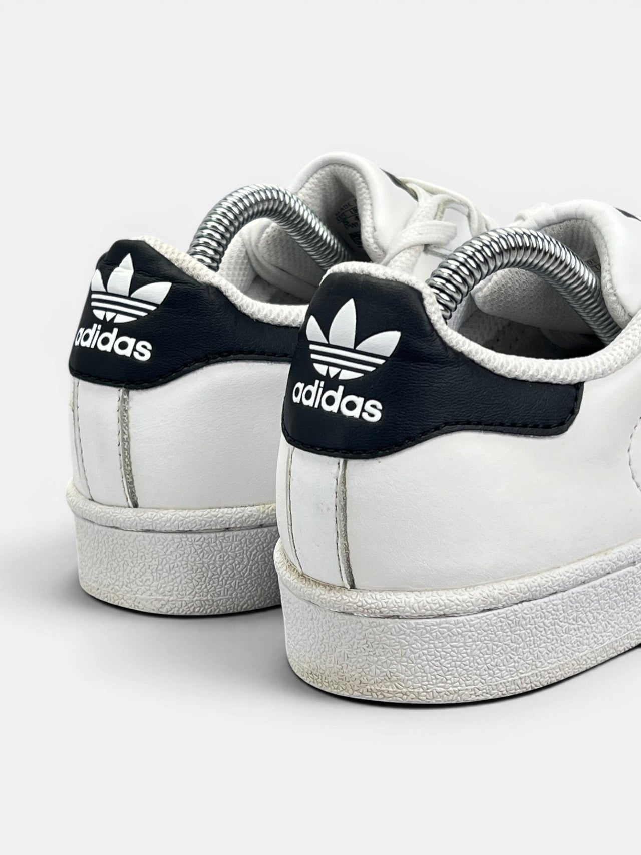 Adidas Superstar II White Gold Tongue — buty sportowe damskie w bardzo dobrym stanie rozmiar 37 1/3, widok z tyłu