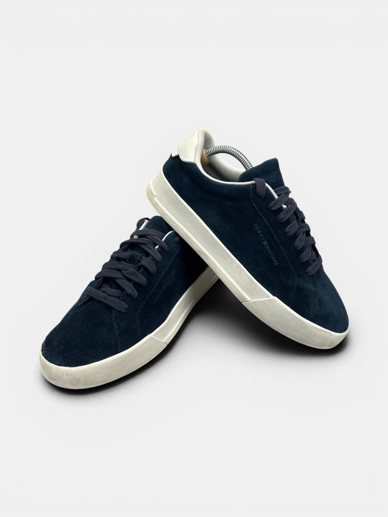 Tommy Hilfiger COURT BETTER — buty sportowe męskie w bardzo dobrym stanie rozmiar 42, boczny profil
