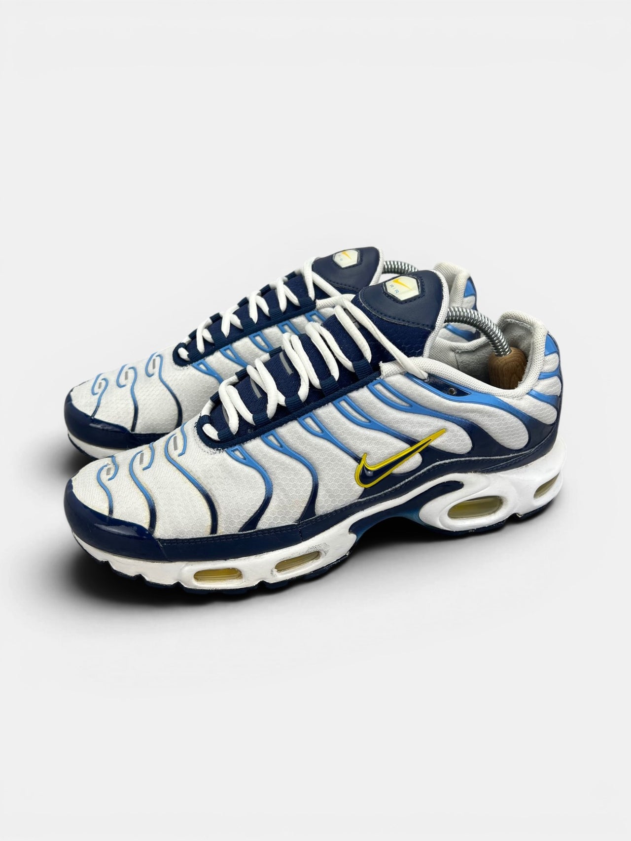 Nike Air Max Plus (TN) White Navy Gold — buty sportowe męskie w bardzo dobrym stanie rozmiar 43, widok z boku