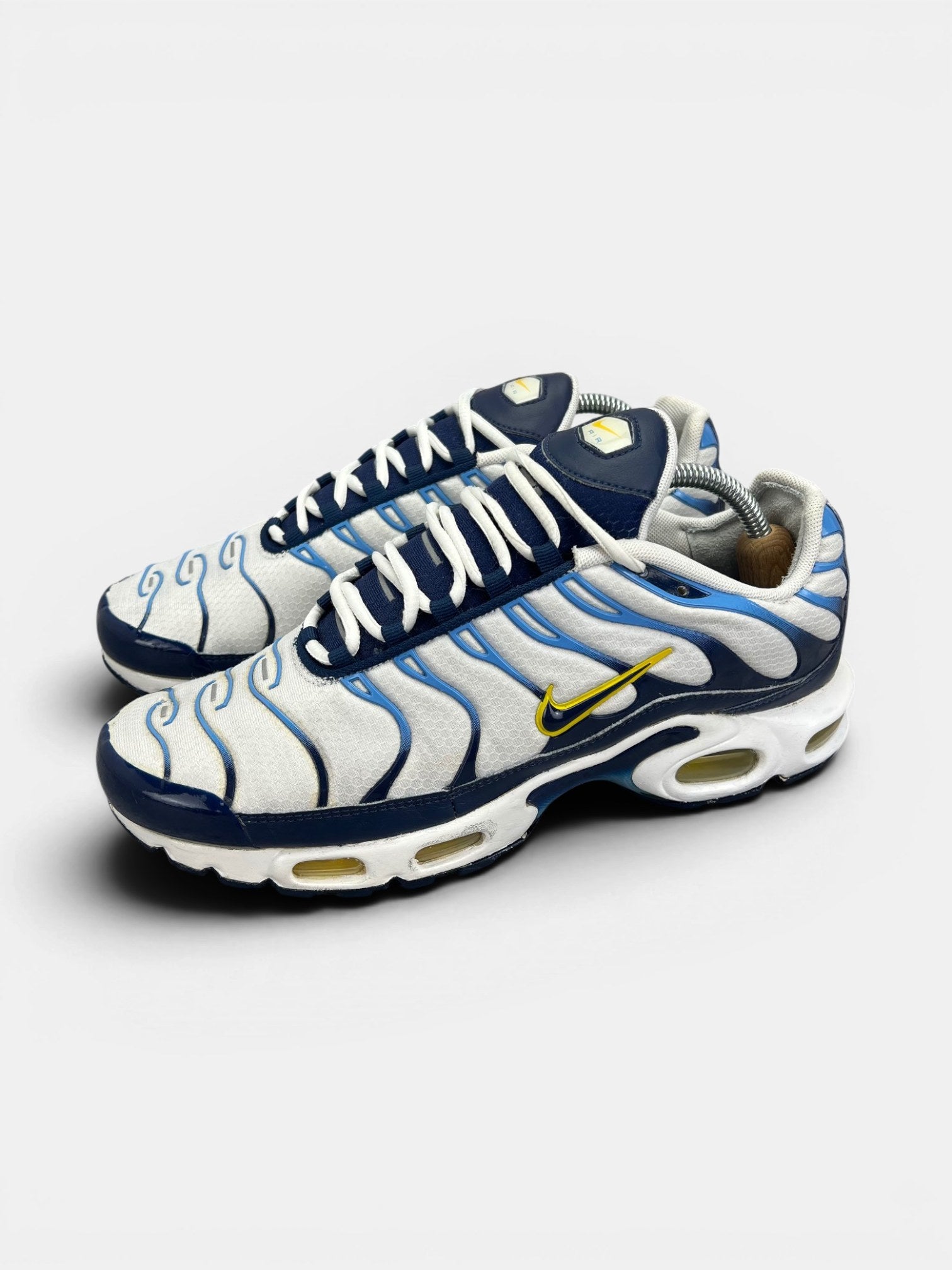 Nike Air Max Plus (TN) White Navy Gold — buty sportowe męskie w bardzo dobrym stanie rozmiar 43, widok z boku